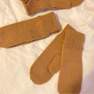 PAIR of MITTENS